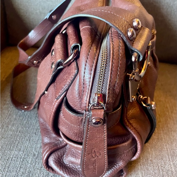 B Makowsky Pebbled Brown Leather Handbag Double Strap Bronze Hardware EUC - Picture 5 of 10